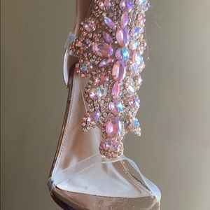 Can be wear for dates r prom very nice heels